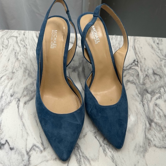 Used Michael kors women’s sling back pumps. - Picture 2 of 3